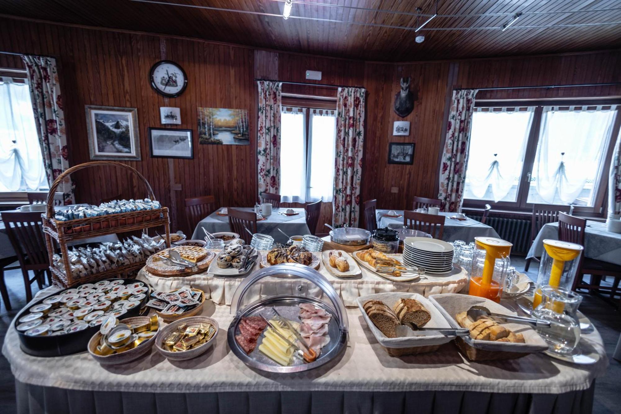 Hotel Le Campagnol Champoluc Exterior foto